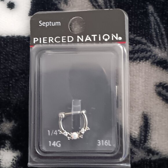 Septum Piercing Clicker Jewelry - Picture 2 of 4